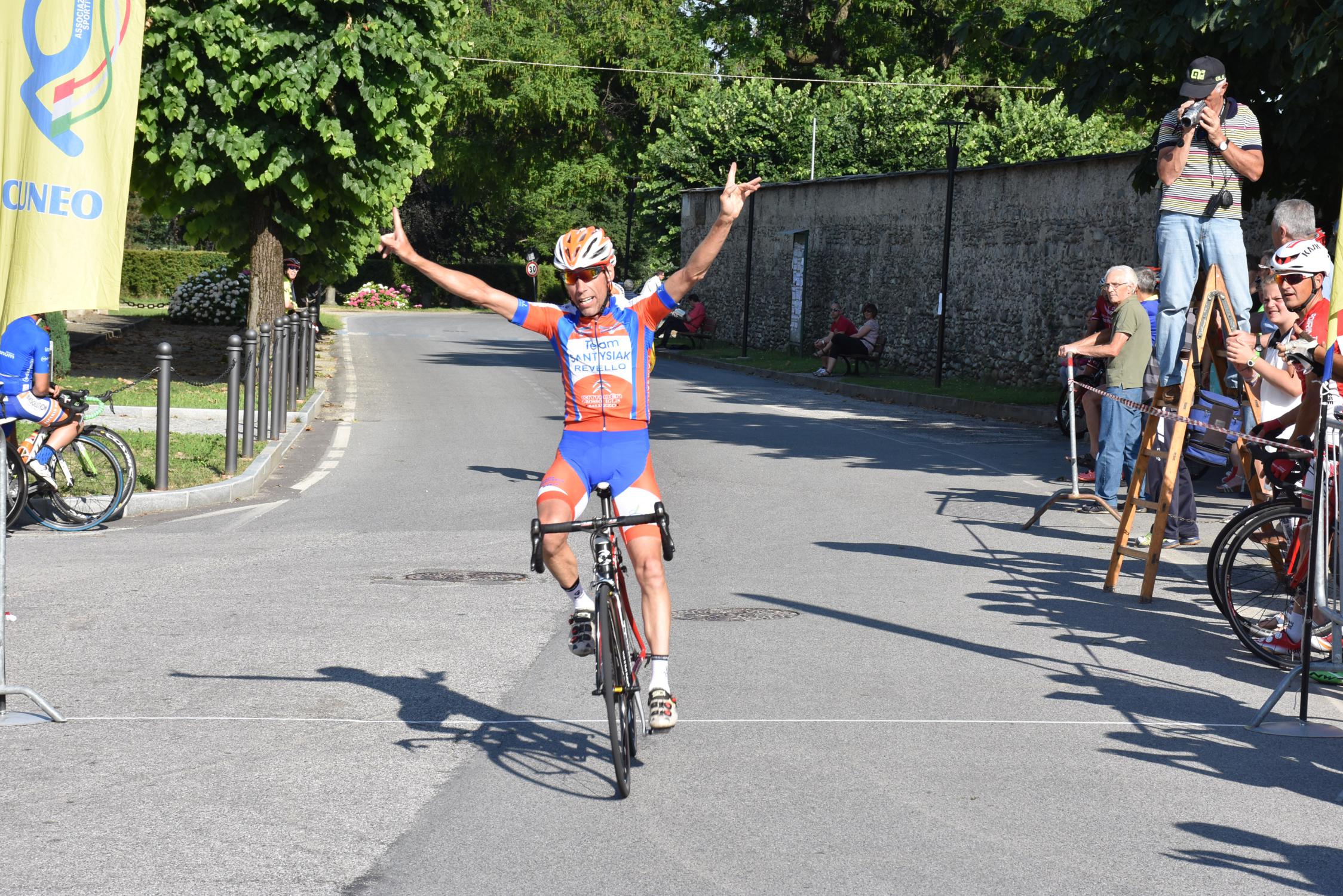 CICLISMO, A CAMPIGLIONE IL 4° MEMORIAL DANTE RE